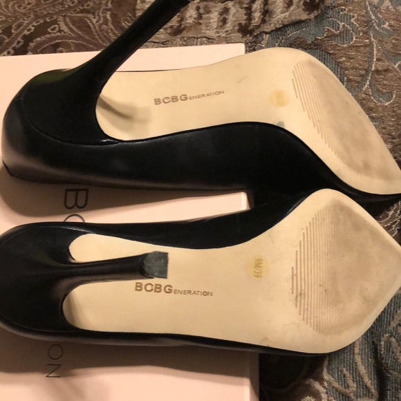 Black pointy heels - Picture 3 of 3